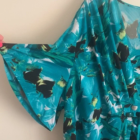 Maggie Barnes beautiful top/blouse floral print size 3X (26/28) pleated front - Picture 5 of 10